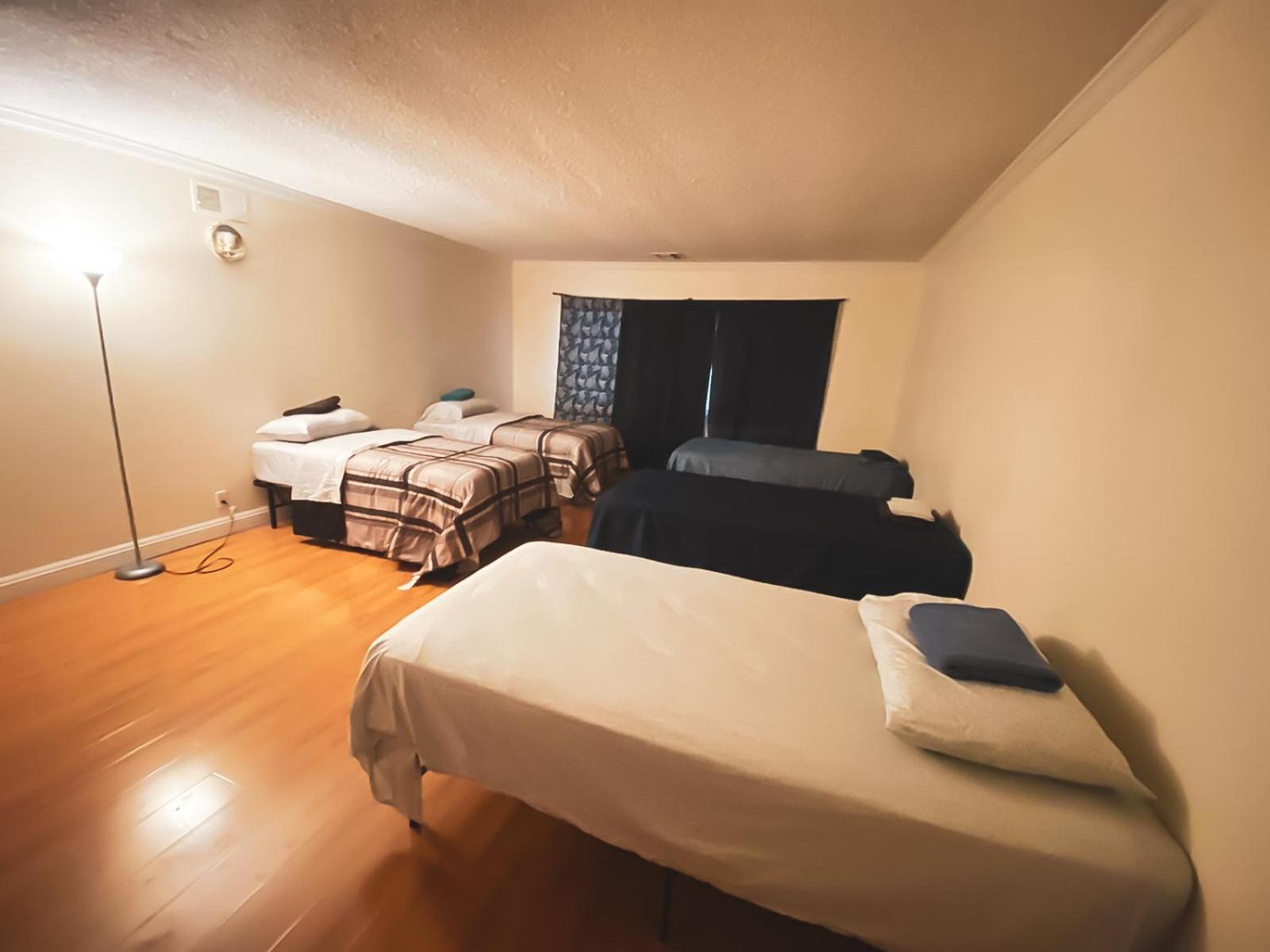 House Downtown Oc Santa Ana Hostel Ngoại thất bức ảnh